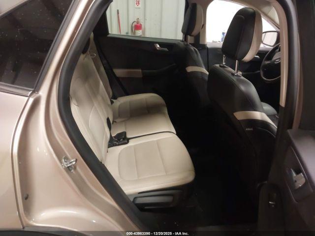 Ford Escape Titanium Image 10