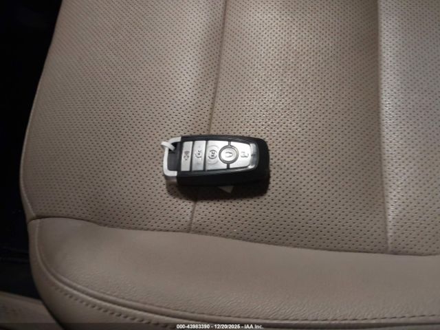 Ford Escape Titanium Image 9