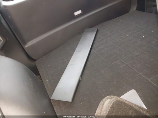 Ford Escape Titanium Image 14