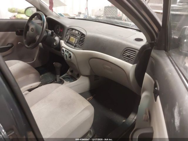 Hyundai ACCENT Gls Image 13