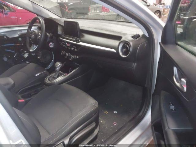 Kia Forte Lxs Image 3