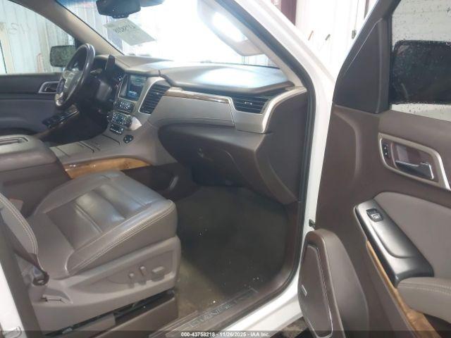 GMC Yukon Denali Image 2