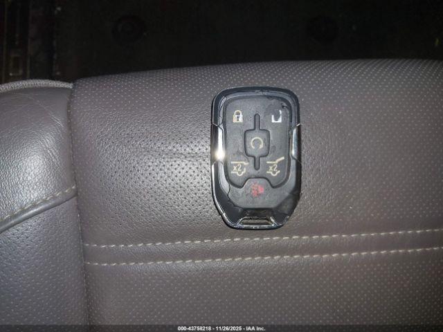 GMC Yukon Denali Image 7