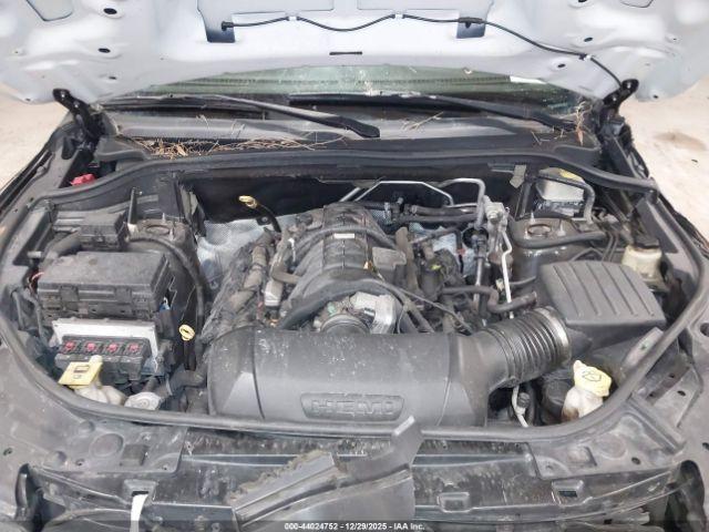 Dodge Durango Crew Image 6