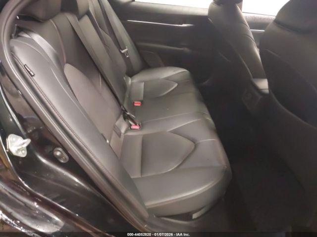 Toyota Camry Xle Hybrid Image 5