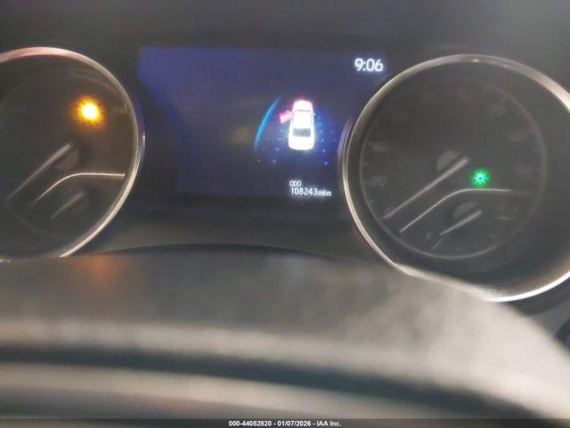 Toyota Camry Xle Hybrid Image 11