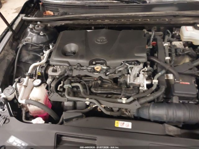 Toyota Camry Xle Hybrid Image 7