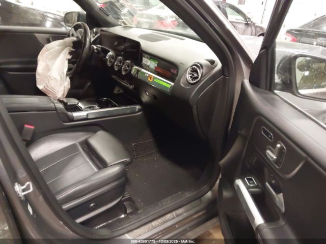 Mercedes-Benz GLB 4matic Image 4