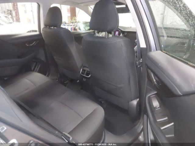 Subaru Legacy Premium Image 7