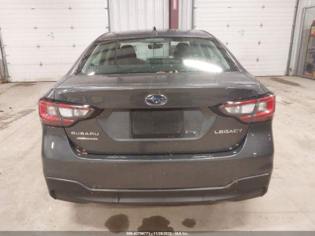 Subaru Legacy Premium Image 12