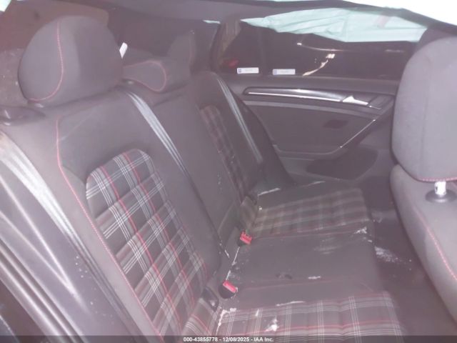 Volkswagen Golf Image 11