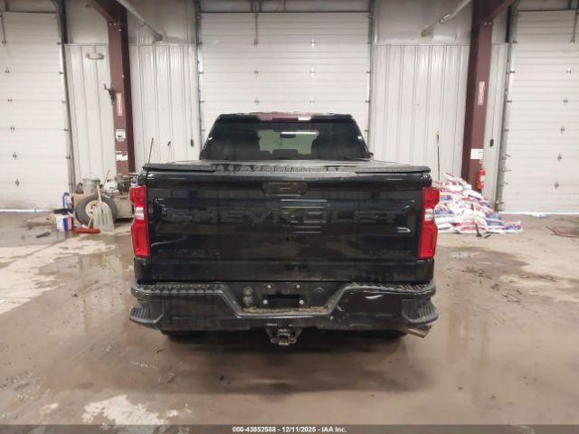 Chevrolet Silverado 1500 4wd  Standard Bed Custom Image 10