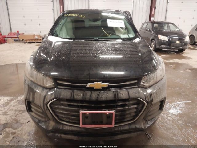 Chevrolet Trax Awd Ls Image 2