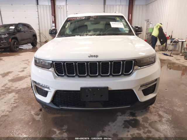 Jeep Grand Cherokee Image 16