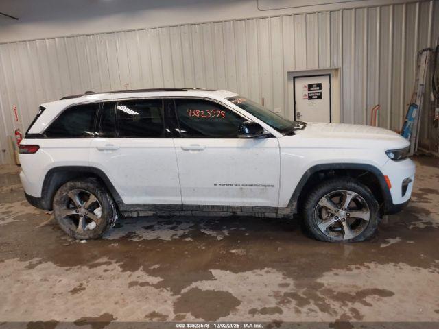 Jeep Grand Cherokee Image 14