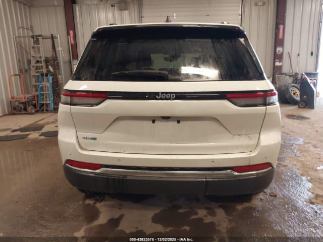 Jeep Grand Cherokee Image 8