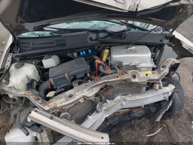 Toyota Prius Standard Image 16