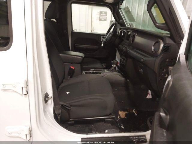 Jeep Gladiator Sport S 4x4 Image 4