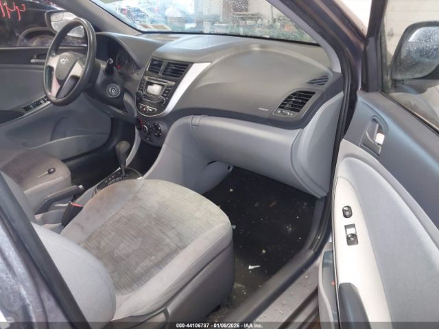 Hyundai ACCENT Gls Image 9