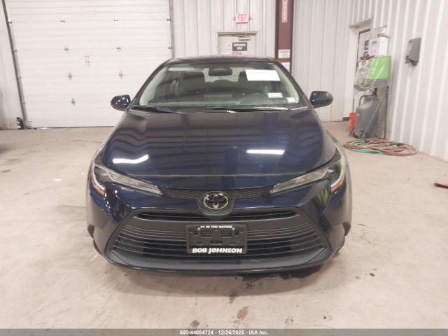 Toyota Corolla Le Image 8