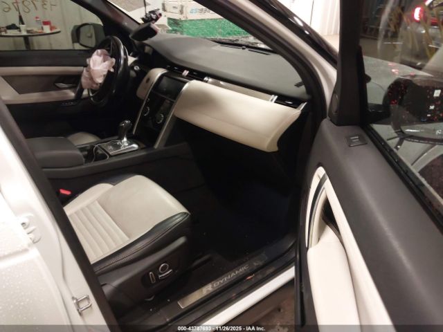 Land Rover Discovery Se R-dynamic Image 6