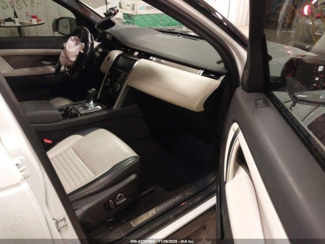 Land Rover Discovery Se R-dynamic Image 6