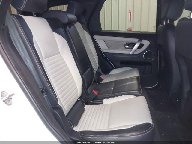 Land Rover Discovery Se R-dynamic Image 4