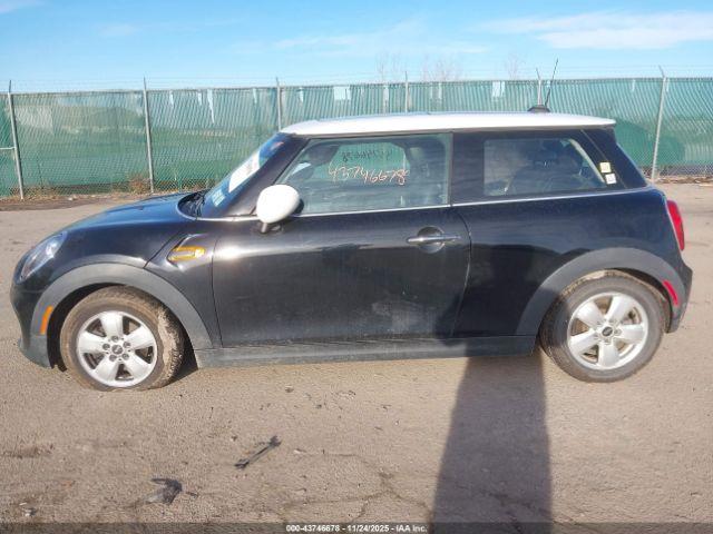 MINI Hardtop Cooper Image 3