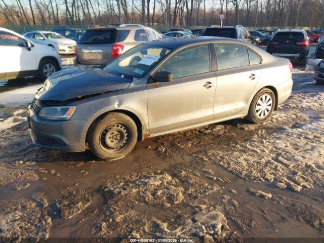 Volkswagen Jetta 2.0l S Image 2