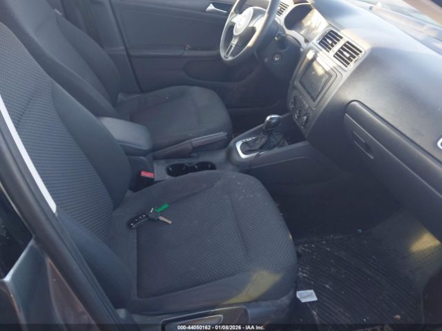 Volkswagen Jetta 2.0l S Image 5