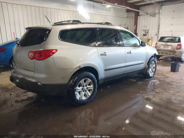 Chevrolet Traverse Ls Image 2
