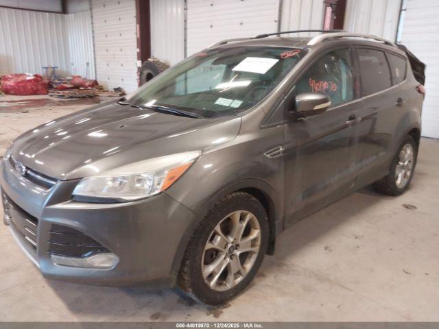 Ford Escape Titanium Image 3