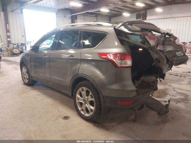 Ford Escape Titanium Image 2