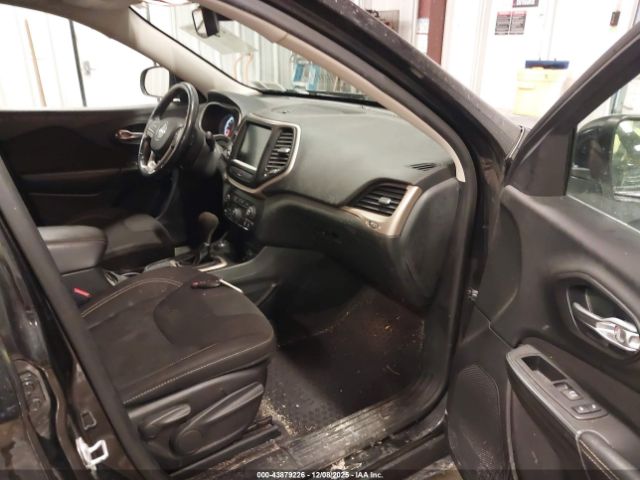 Jeep Cherokee Latitude Image 11