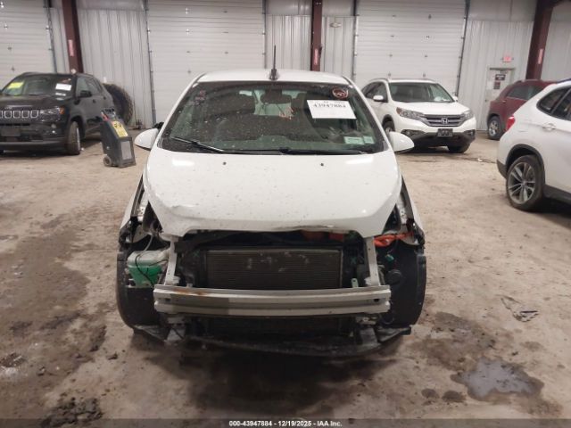 Chevrolet Spark 2lt Image 8