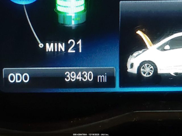 Chevrolet Spark 2lt Image 13